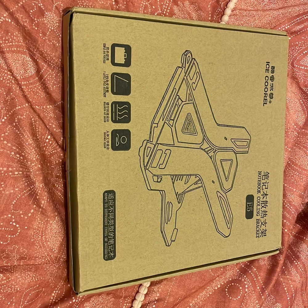 I’m selling a notebook cooling bracket. You can use it for books/computer.
